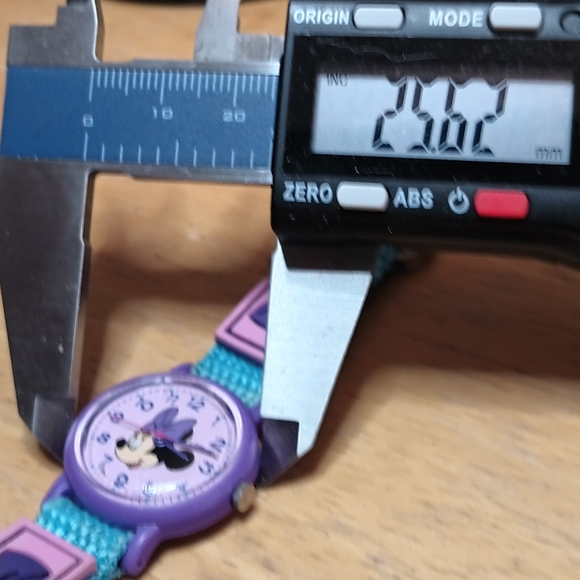 X Lorus Minnie Mouse watch purple case pink dial Profile of Minnie 3 hand m - Picture 9 of 9